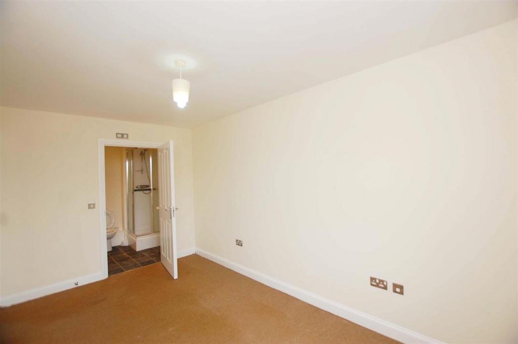 Bedroom 1- copy 2.jpg