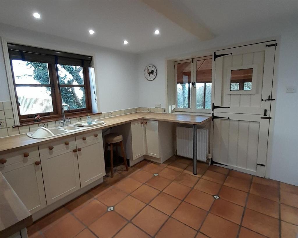 Kitchen One .jpg