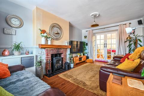 3 bedroom semi-detached house for sale, Hollands Road, Henfield