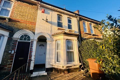 3 bedroom terraced house for sale, Vicarage Road, Strood, ME2