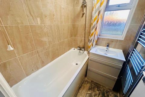 3 bedroom terraced house for sale, Vicarage Road, Strood, ME2