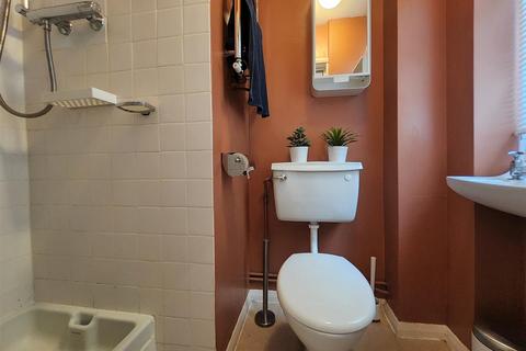 4 bedroom house to rent, Hanmer Road, Simpson