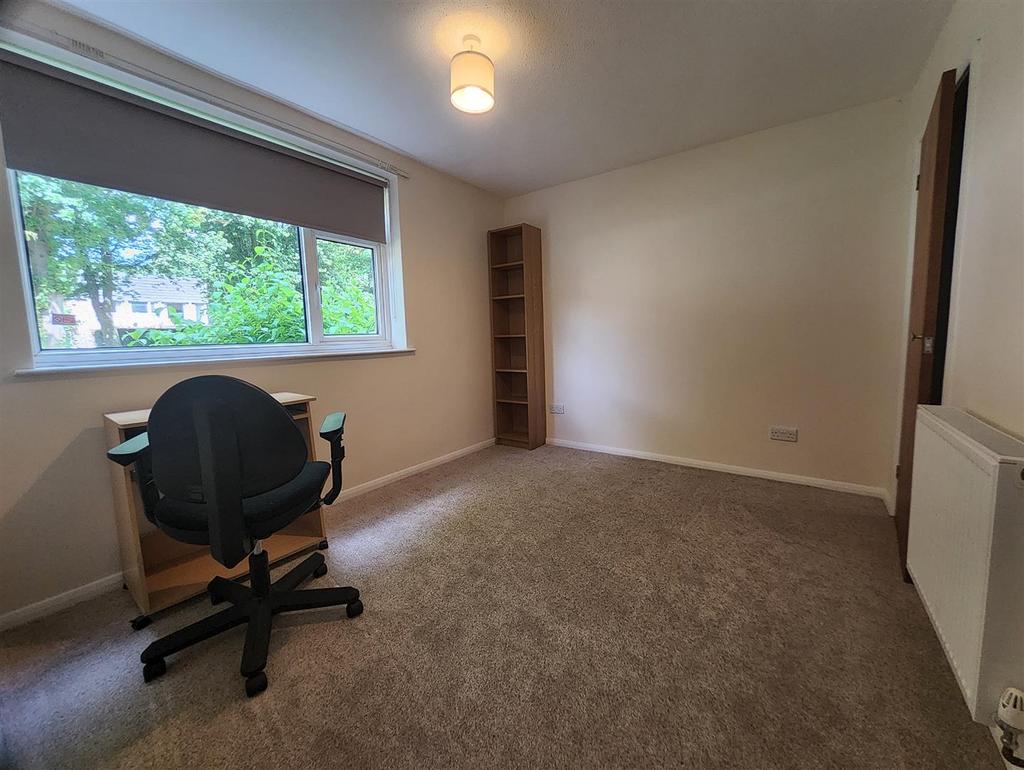 Bedroom 1.jpg