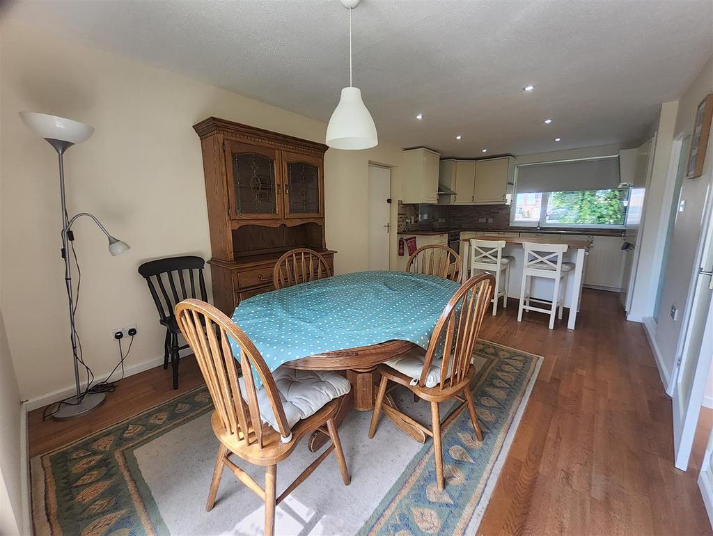 Dining Area.jpg