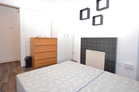 undefined, Smithy Street, Stepney Green, E1 3HW