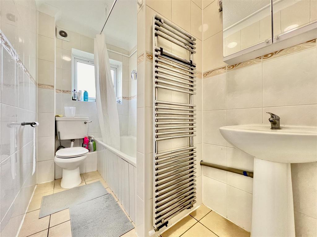 Family Bathroom/ WC