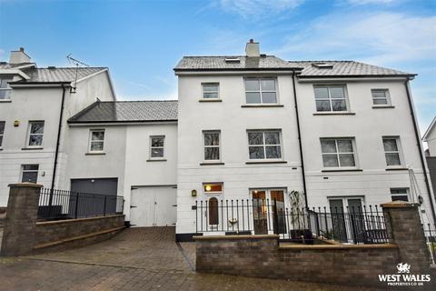 undefined, Kensington Gardens, Haverfordwest