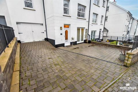 undefined, Kensington Gardens, Haverfordwest