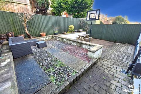 undefined, Kensington Gardens, Haverfordwest