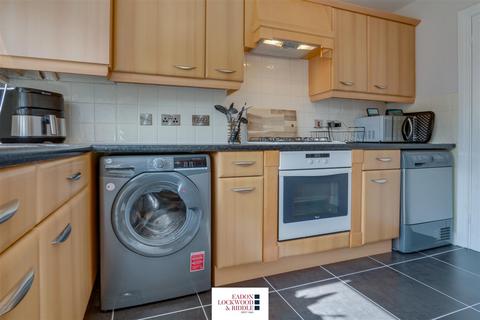 3 bedroom terraced house to rent, Malvern Drive, Woodlaithes, Rotherham