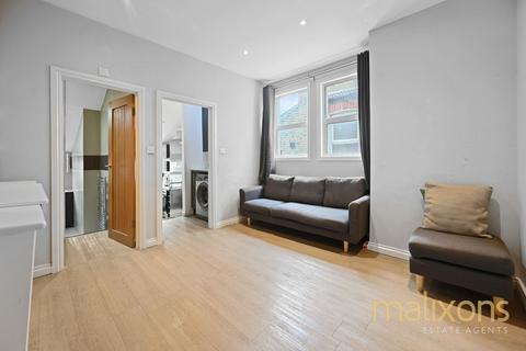 4 bedroom flat to rent, Ansell Road, London SW17
