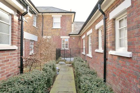 1 bedroom apartment to rent, CAVERSFIELD BICESTER EPC RATING E