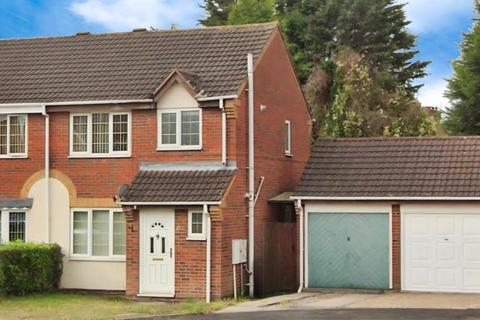3 bedroom semi-detached house to rent - Derwent Close, Willenhall, WV13