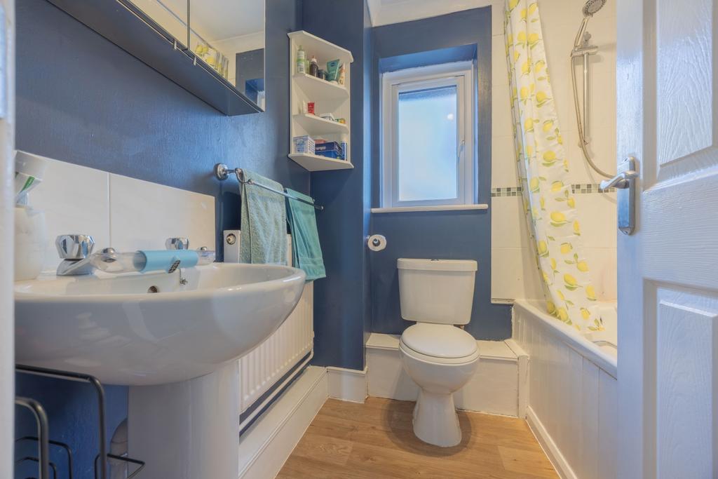 Ewemove Taunton Witham Close (10)