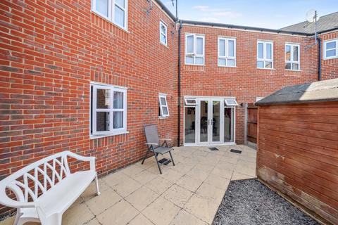 2 bedroom maisonette for sale, Newbury,  Berkshire,  RG14