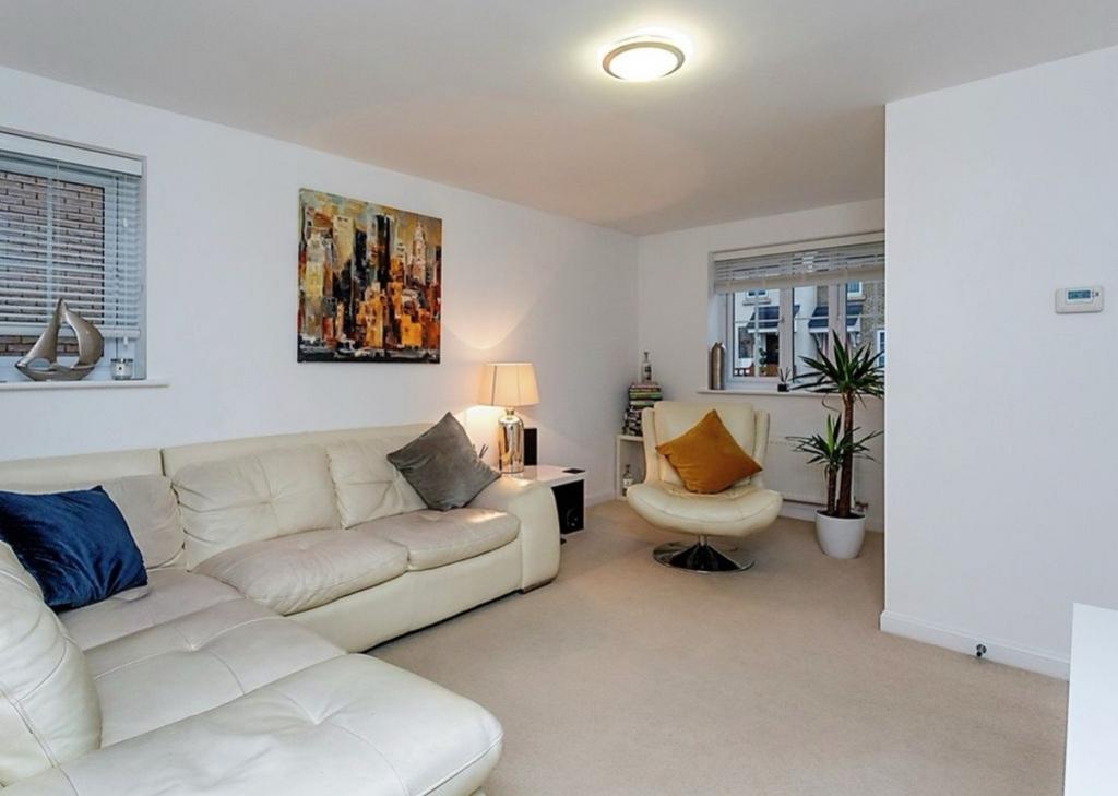 33 Maritime Way lounge