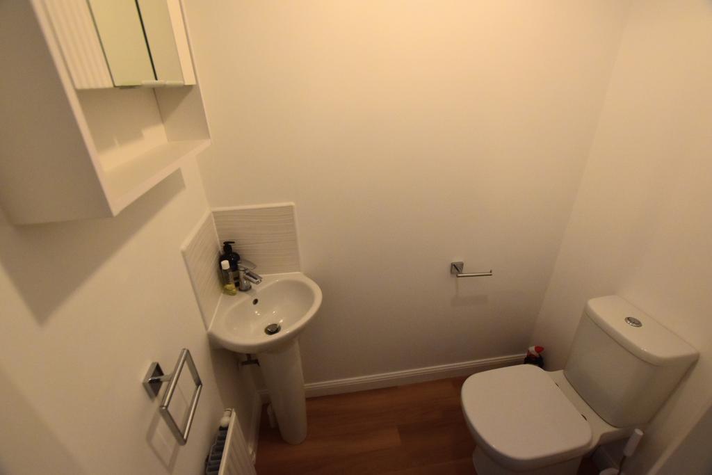 33 Maritime Way downstairs cloakroom
