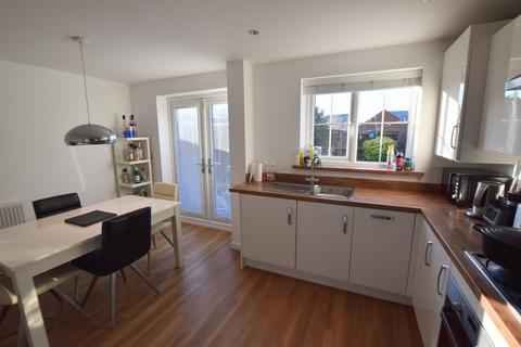 3 bedroom semi-detached house to rent, Maritime Way, Brooklands