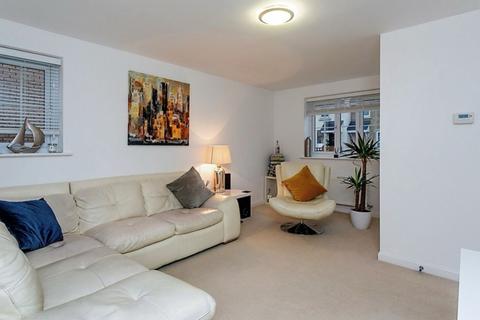 3 bedroom semi-detached house to rent, Maritime Way, Brooklands