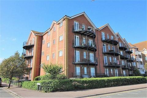 2 bedroom flat to rent, Nelson Road, Clacton-on-Sea CO15