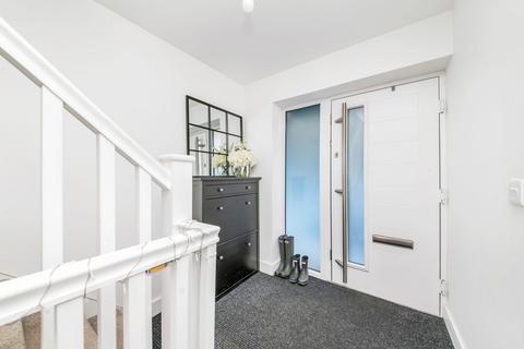 3 bedroom end of terrace house for sale, Mansion Gardens, Taylor Hill, Huddersfield, HD4