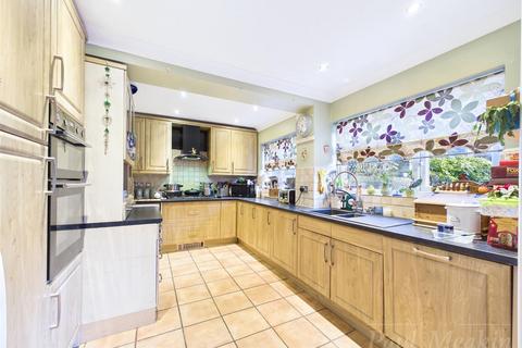 4 bedroom end of terrace house for sale, Markfield, Court Wood Lane, Croydon