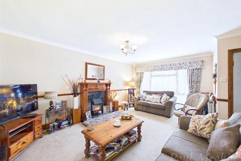 4 bedroom end of terrace house for sale, Markfield, Court Wood Lane, Croydon