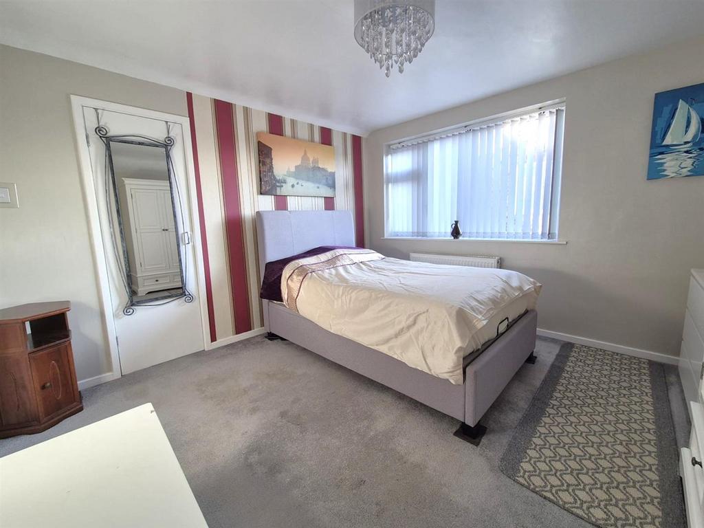 Master Bedroom (1st floor)