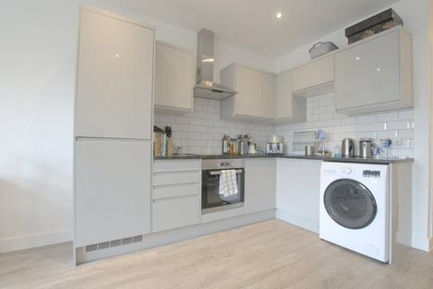 1 bedroom apartment to rent, Upper Tooting Road, London SW17