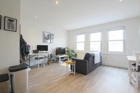 1 bedroom apartment to rent, Upper Tooting Road, London SW17