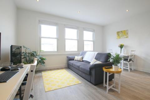 1 bedroom apartment to rent, Upper Tooting Road, London SW17