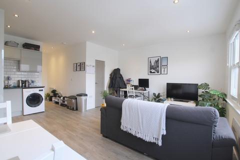 1 bedroom apartment to rent, Upper Tooting Road, London SW17