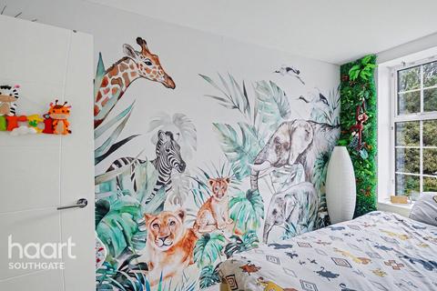 3 bedroom apartment for sale, The Green, London