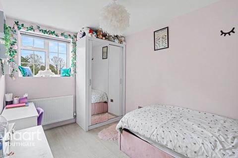 3 bedroom apartment for sale, The Green, London