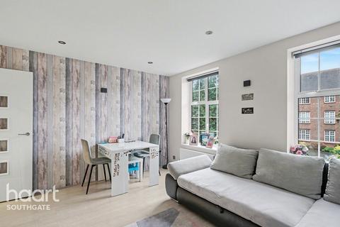 3 bedroom apartment for sale, The Green, London