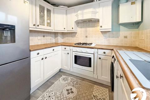 3 bedroom semi-detached house to rent, Galena Close, Sittingbourne, Kent, ME10