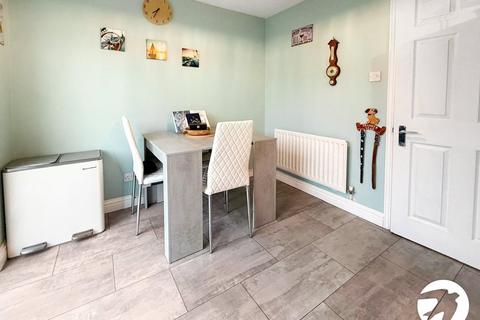 3 bedroom semi-detached house to rent, Galena Close, Sittingbourne, Kent, ME10