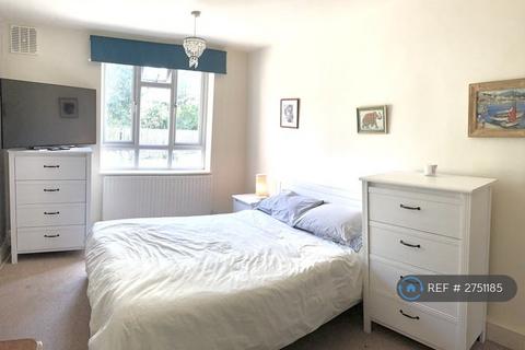 Zaire Court, London, SW4