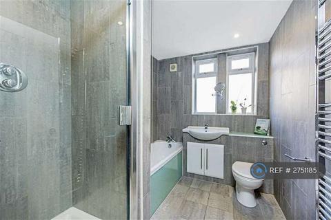 2 bedroom flat to rent, Zaire Court, London, SW4