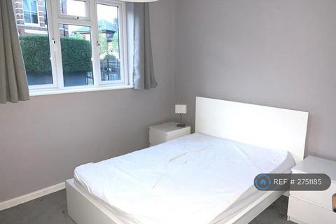2 bedroom flat to rent, Zaire Court, London, SW4