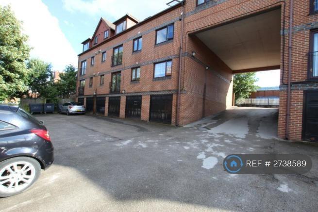 Parking ( No Garage)