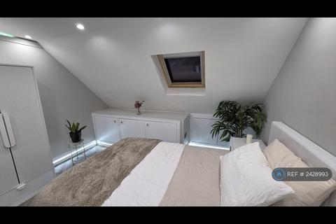 undefined, Dawes Avenue, Isleworth, TW7