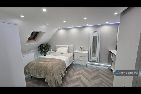 undefined, Dawes Avenue, Isleworth, TW7