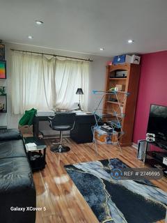 1 bedroom in a house share to rent, Howard Road, Coulsdon, CR5
