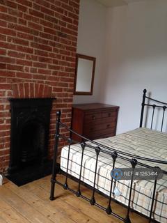 4 bedroom terraced house to rent, Beaconsfield Road, Canterbury, CT2