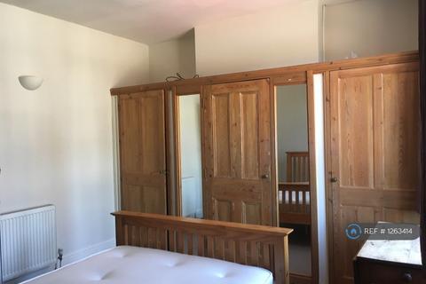 4 bedroom terraced house to rent, Beaconsfield Road, Canterbury, CT2