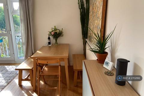 undefined, Yoakley Road, London, N16