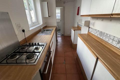 3 bedroom terraced house to rent, Pemberton Sreet, Rushden