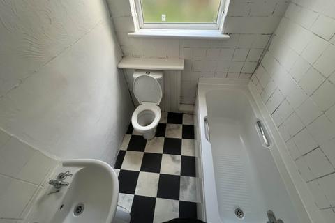 3 bedroom terraced house to rent, Pemberton Sreet, Rushden