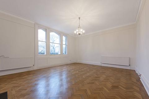 2 bedroom flat for sale, Fitzjohns Avenue, Hampstead, London, NW3